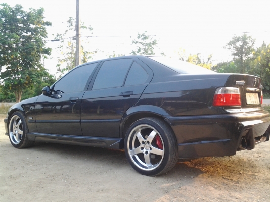 bmw 318i เกียร์MT เครื่องเสียงชุดใหญ่แม็ค18 พรีอมใช้ปี95