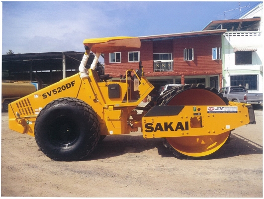 รถบดสั่นสะเทือนล้อหนามหุ้มเรียบ SAKAI รุ่น SV520DF