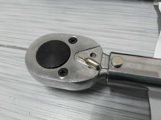 ประแจปอนด์ ปรับตั้งแรงบิดได้ 20 - 150 ฟุตปอนด์ มี 10 ตัว ประแจปอนด์ ปรับตั้งแรงบิดได้ 20 - 150 ฟุตปอนด์ มี 10 ตัว