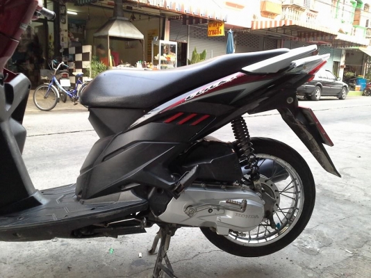 click i ปี 54 สีแดง ดำ ไมล์ขาว รถบ้าน สวย เดิมๆ เครื่องแน่น