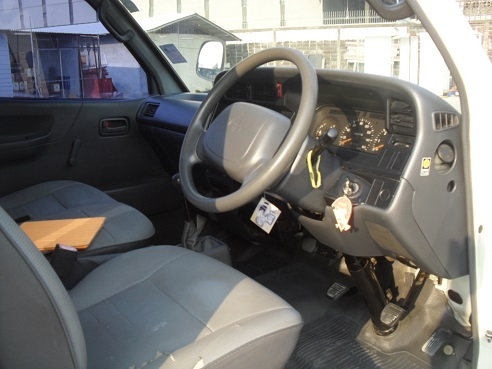 ขายรถตู้ สภาพเดิม ปี2005แท้ มีไฟแนนท์รองรับ