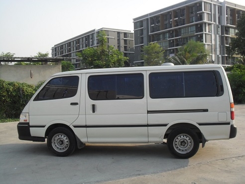 ขายรถตู้ สภาพเดิม ปี2005แท้ มีไฟแนนท์รองรับ