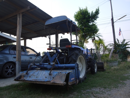 ขายครับ ISEKI TF 327 ขับเคลื่อน 4ล้อครับ