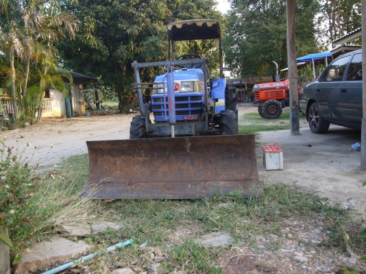 ขายครับ ISEKI TF 327 ขับเคลื่อน 4ล้อครับ