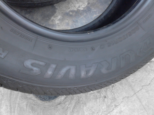 205/70R15 BRIDGESTONE DURAVIS R611 มี 3 เส้น TEL.081-427-3941 205/70R15 BRIDGESTONE DURAVIS R611 มี 3 เส้น TEL.081-427-3941