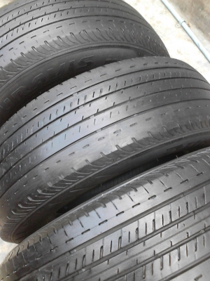 205/70R15 BRIDGESTONE DURAVIS R611 มี 3 เส้น TEL.081-427-3941 205/70R15 BRIDGESTONE DURAVIS R611 มี 3 เส้น TEL.081-427-3941