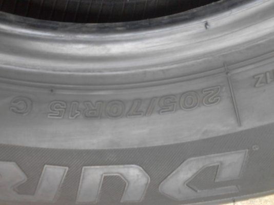 205/70R15 BRIDGESTONE DURAVIS R611 มี 3 เส้น TEL.081-427-3941 205/70R15 BRIDGESTONE DURAVIS R611 มี 3 เส้น TEL.081-427-3941