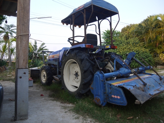 ขายครับ ISEKI TF 327 ขับเคลื่อน 4ล้อครับ