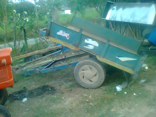 ขาย คูโบต้า L2201 ุ  เครื่องดี เกียร์ดี ไฮดรอลิคดี+ล้อเหล็ก+ขลุบ+คราด