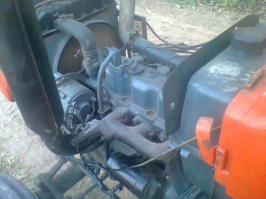 ขาย คูโบต้า L2201 ุ  เครื่องดี เกียร์ดี ไฮดรอลิคดี+ล้อเหล็ก+ขลุบ+คราด