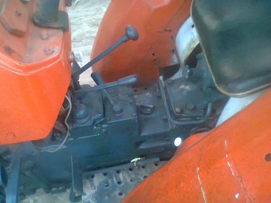 ขาย คูโบต้า L2201 ุ  เครื่องดี เกียร์ดี ไฮดรอลิคดี+ล้อเหล็ก+ขลุบ+คราด