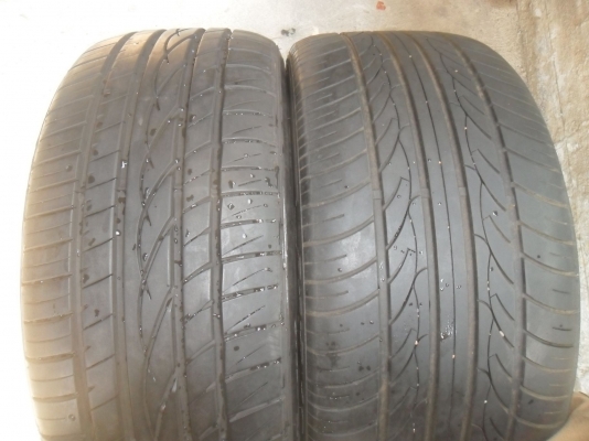ยาง 225/40R18 สวยๆ 1 คู่ ราคา 2500 บาท