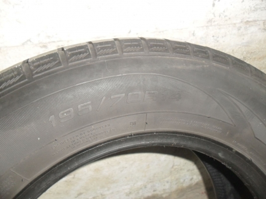 ยาง GoodYear 195/70R14 ปี10 สวยๆ 1 คู่ ราคา 1300 บาท