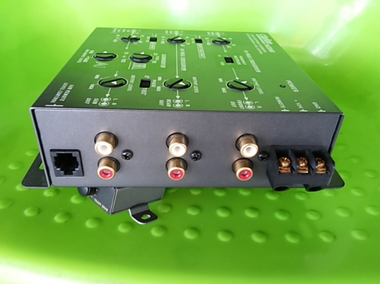 ครอสโอเวอร์clarion MCD360 รุ่นยอดนิยมเข้า3ออก3สวยไม่มีรอย