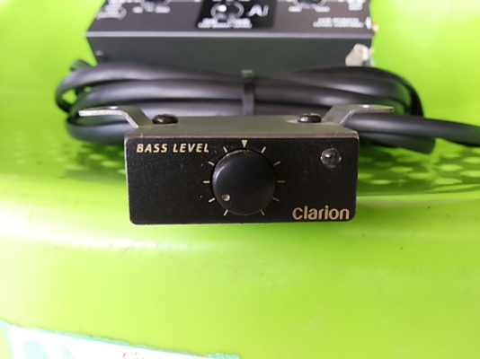 ครอสโอเวอร์clarion MCD360 รุ่นยอดนิยมเข้า3ออก3สวยไม่มีรอย