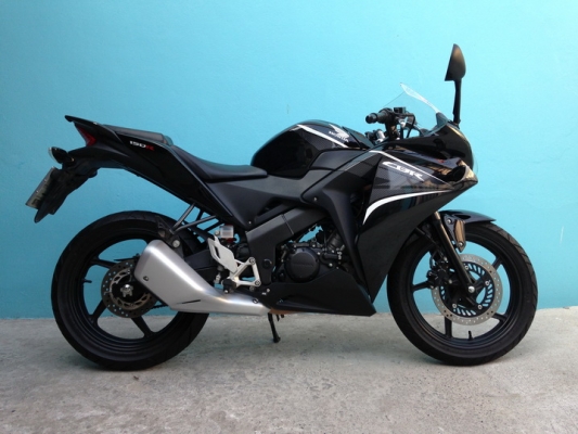 CBR150 Model 2013 โฉมล่าสุด ลาย CARBON ราคา 65,500 บาท CBR150 Model 2013 โฉมล่าสุด ลาย CARBON ราคา 65,500 บาท