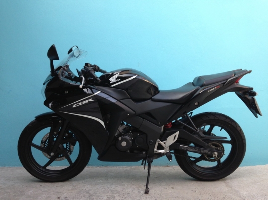 CBR150 Model 2013 โฉมล่าสุด ลาย CARBON ราคา 65,500 บาท CBR150 Model 2013 โฉมล่าสุด ลาย CARBON ราคา 65,500 บาท