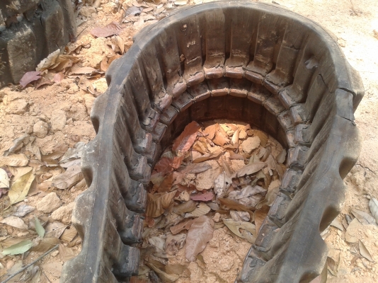 ขายแทรกยาง 2 เส้น M 450X71X86 ประมาณCAT80