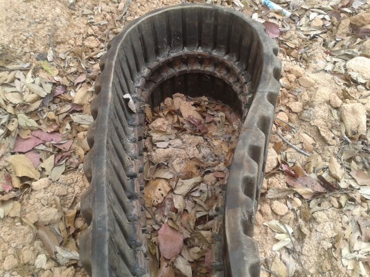 ขายแทรกยาง 2 เส้น M 450X71X86 ประมาณCAT80