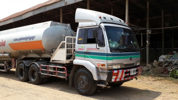 ขายรถ10ล้อหัวลาก NISSAN UD CWM454 320แรง