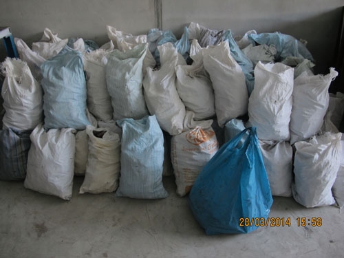 ขายไม้มะค่าเก่าปูพื้นปาร์เก้ มีจำนวนมาก ไม่บิด ไม่บวม ขายถูกๆ