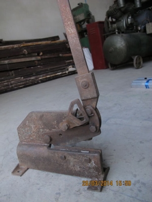 ขายกรรไกรตัดเหล็กใช้งานได้ดีครับ ขายถูกที่สุดแล้ว