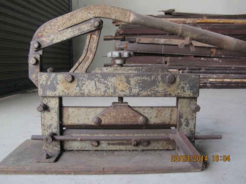 ขายตัวพับแผ่นเหล็กงานเก่าอิตาลี่