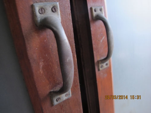 ขายบานหน้าต่างไม้สักแท้บานละ400บาทสวยๆสไตล์วินเทจ สภาพดีมาก