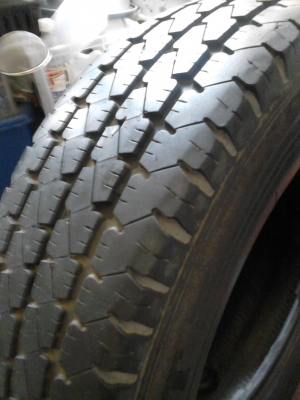 195R14 ACCIS A10 มี 1 ชุด 4 เส้น TEL.081-427-3941 195R14 ACCIS A10 มี 1 ชุด 4 เส้น TEL.081-427-3941