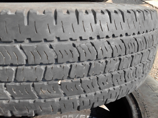 195R14 ACCIS A10 มี 1 ชุด 4 เส้น TEL.081-427-3941 195R14 ACCIS A10 มี 1 ชุด 4 เส้น TEL.081-427-3941