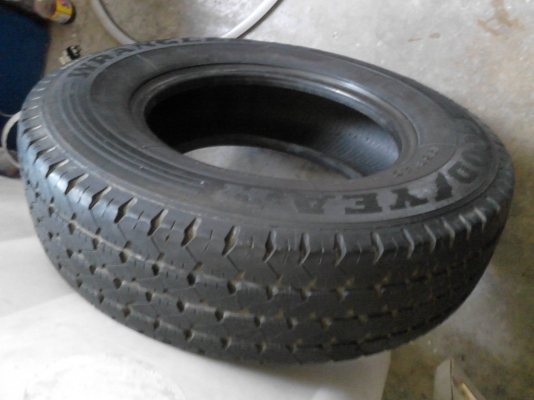 195R14 ACCIS A10 มี 1 ชุด 4 เส้น TEL.081-427-3941 195R14 ACCIS A10 มี 1 ชุด 4 เส้น TEL.081-427-3941