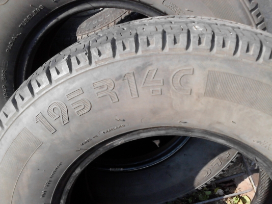 195R14 ACCIS A10 มี 1 ชุด 4 เส้น TEL.081-427-3941 195R14 ACCIS A10 มี 1 ชุด 4 เส้น TEL.081-427-3941