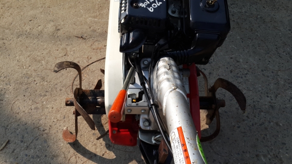 รถพรวนดิน