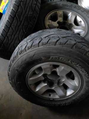แม๊ก พร้อมยางลุยๆขอบ 15 พร้อมยาง 235/75R15  DUNLOP GRANDTREK AT3 TEL.081-427-3941