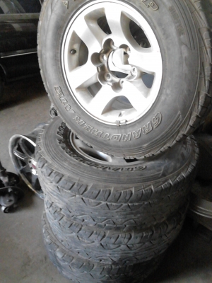 แม๊ก พร้อมยางลุยๆขอบ 15 พร้อมยาง 235/75R15  DUNLOP GRANDTREK AT3 TEL.081-427-3941