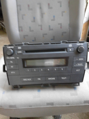 วิทยุ CD ติดรถ ของ TOYOTA แบบในภาพ TEL.081-427-3941