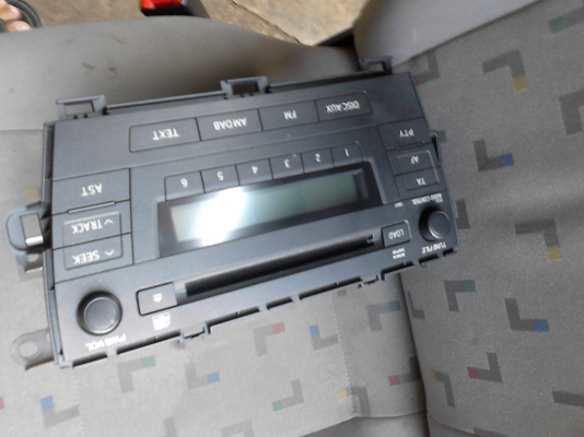 วิทยุ CD ติดรถ ของ TOYOTA แบบในภาพ TEL.081-427-3941