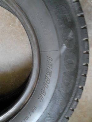 195R14 GOODYEAR  มี 1 เส้น TEL.081-427-3941