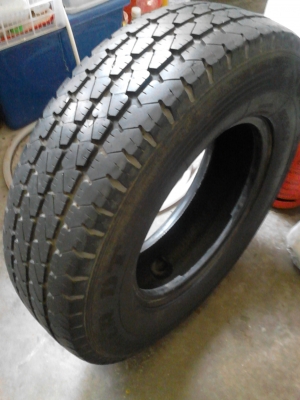 195R14 GOODYEAR  มี 1 เส้น TEL.081-427-3941