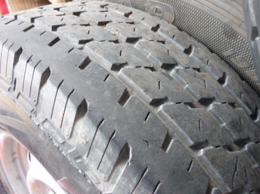 ยางกระบะขอบ 14 พร้อมล้อใส่ Toyota 4500