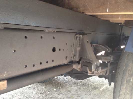 ขายอีซูซุ 6 ล้อ NPR เครื่ิอง 4BD1-115 แรงม้า จดทะเบียปี2541 รถสภาพสวยพร้อมใช้งาน เครื่องดี คัซซีสวย  สนใจติดต่อ ชัยยา สตึก โทร 081-9972972 089-8451778