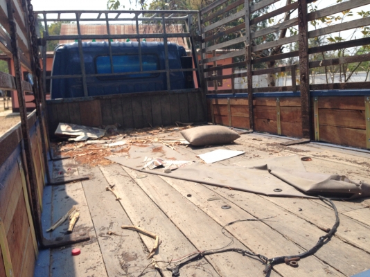 ขายอีซูซุ 6 ล้อ NPR เครื่ิอง 4BD1-115 แรงม้า จดทะเบียปี2541 รถสภาพสวยพร้อมใช้งาน เครื่องดี คัซซีสวย  สนใจติดต่อ ชัยยา สตึก โทร 081-9972972 089-8451778