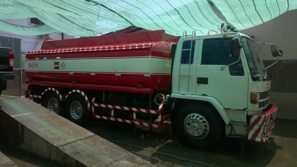 รถน้ำมันISUZU ร็อคกี้175แรง โหลดล่างแล้ว ยางเต็มทั้ง10 รถสวยถังสวย 15000ล. รถน้ำมันISUZU ร็อคกี้175แรง โหลดล่างแล้ว ยางเต็มทั้ง10 รถสวยถังสวย 15000ล.