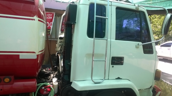 รถน้ำมันISUZU ร็อคกี้175แรง โหลดล่างแล้ว ยางเต็มทั้ง10 รถสวยถังสวย 15000ล. รถน้ำมันISUZU ร็อคกี้175แรง โหลดล่างแล้ว ยางเต็มทั้ง10 รถสวยถังสวย 15000ล.