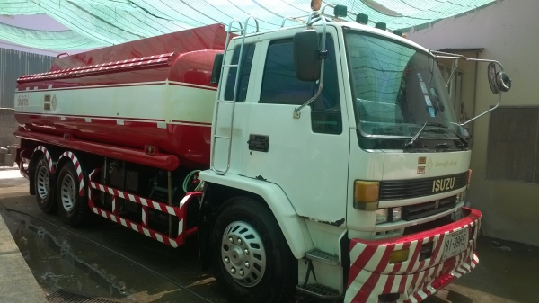 รถน้ำมันISUZU ร็อคกี้175แรง โหลดล่างแล้ว ยางเต็มทั้ง10  รถสวยถังสวย 15000ล.