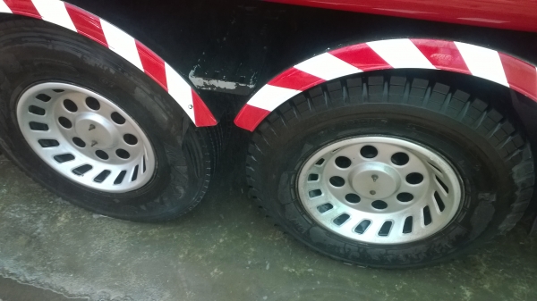 รถน้ำมันISUZU ร็อคกี้175แรง โหลดล่างแล้ว ยางเต็มทั้ง10 รถสวยถังสวย 15000ล. รถน้ำมันISUZU ร็อคกี้175แรง โหลดล่างแล้ว ยางเต็มทั้ง10 รถสวยถังสวย 15000ล.