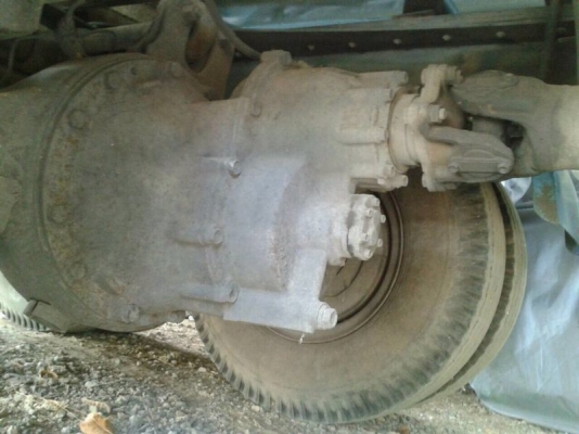 รถอีซูซุ 10 ล้อ ( บรรทุกน้ำมัน )  200 แรงม้า. ปี 49  สนใจติดต่อ 081 - 6079515