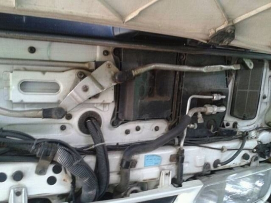 รถอีซูซุ 10 ล้อ ( บรรทุกน้ำมัน )  200 แรงม้า. ปี 49  สนใจติดต่อ 081 - 6079515