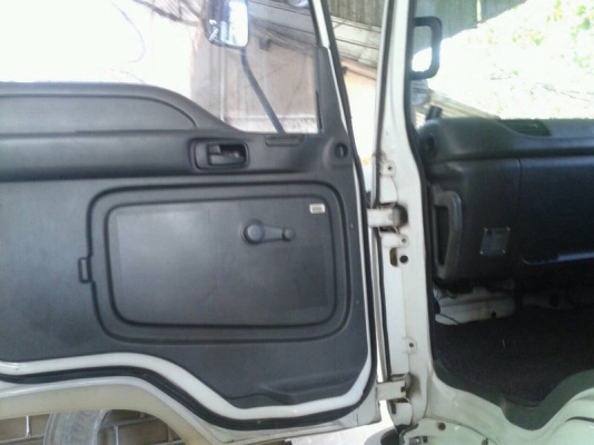 รถอีซูซุ 10 ล้อ ( บรรทุกน้ำมัน )  200 แรงม้า. ปี 49  สนใจติดต่อ 081 - 6079515