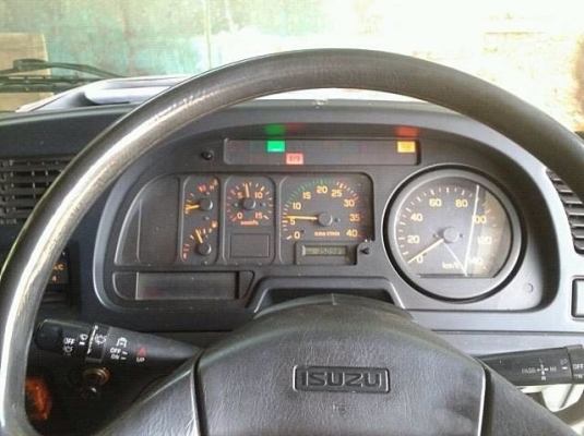 รถอีซูซุ 10 ล้อ ( บรรทุกน้ำมัน )  200 แรงม้า. ปี 49  สนใจติดต่อ 081 - 6079515